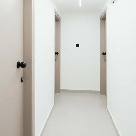 Modern 4 Walk To Beach, Shops & Dining By Cyprus Horizons Apartment *